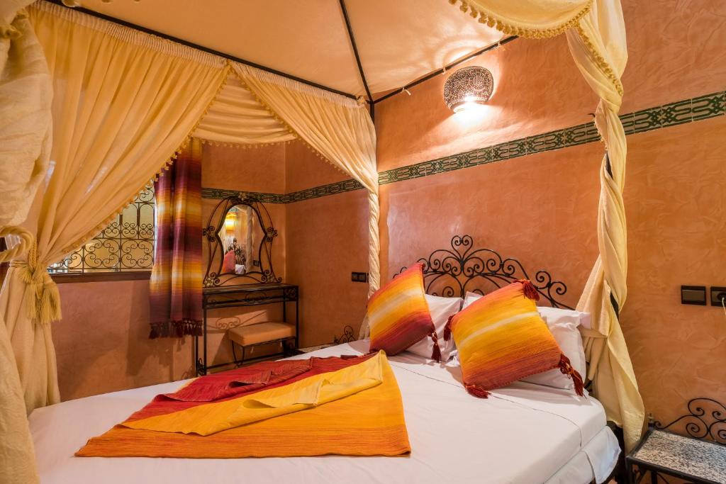 Riad Saad - main image