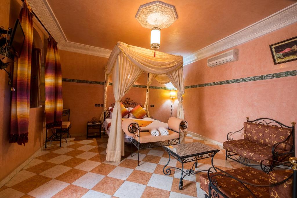 Riad Saad - image 4