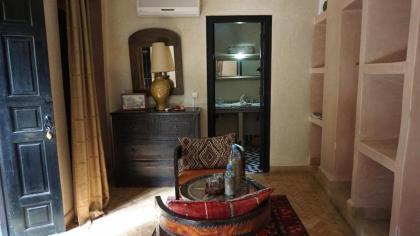 Riad Saba - image 28