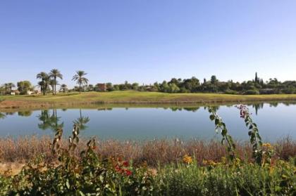 Villa MEZIANE avec piscine privée en première ligne du golf d'Amelkis - image 3