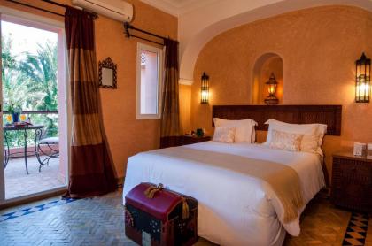 Double room in a charming villa in the heart of Marrakech palm grove - image 9