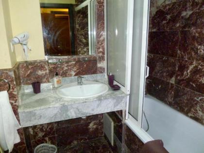 Apartment with 2 bedrooms in Marrakech with shared pool and WiFi - image 20