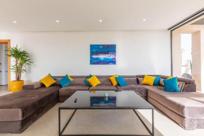 VILLA 103 - Luxury Getaway - Private Jacuzzi - image 21