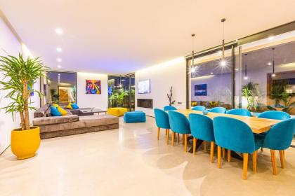 VILLA 103 - Luxury Getaway - Private Jacuzzi - image 26