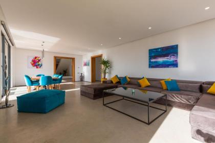 VILLA 103 - Luxury Getaway - Private Jacuzzi - image 29