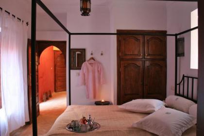Riad Honey - image 25