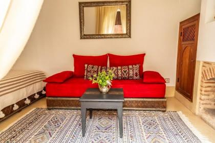 Riad Smara - image 15