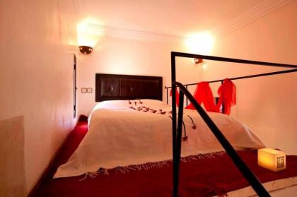 Riad Davia - image 23