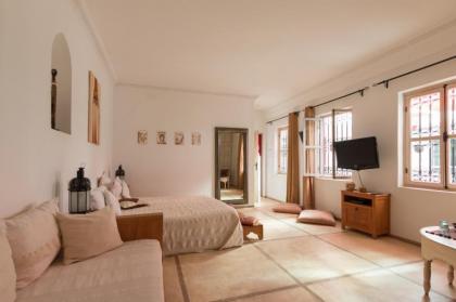 Riad Alegria - image 17