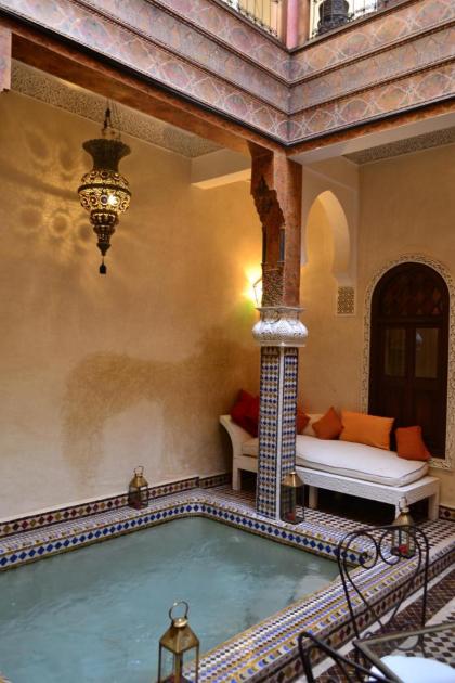 Riad Charik - image 28