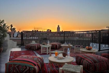 Riad Makech - image 21