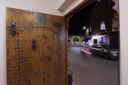 Riad Makech - image 22