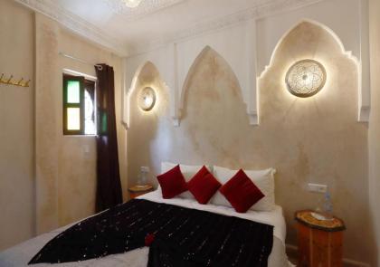 Riad Makech - image 25