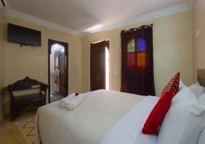 Riad Makech - image 29