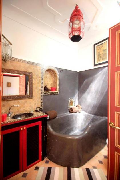 3 bedrooms house with city view terrace and wifi at Medina Marrakesh - image 7