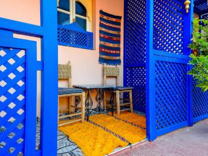Le Bleu House - image 23