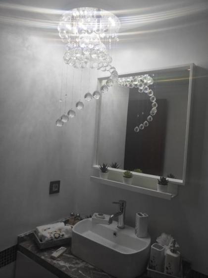 Amazing luxury flat - image 19