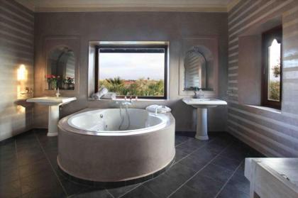 Moroccan sumptuousness 6 bedroom Riad - by feelluxuryholidays - image 25