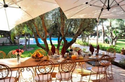 Moroccan sumptuousness 6 bedroom Riad - by feelluxuryholidays - image 28