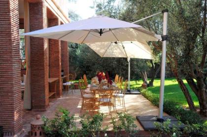 Moroccan sumptuousness 6 bedroom Riad - by feelluxuryholidays - image 29