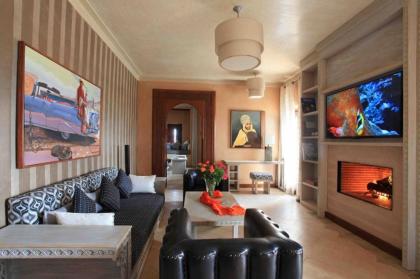Moroccan sumptuousness 6 bedroom Riad - by feelluxuryholidays - image 30