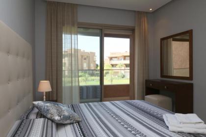 Vue sur Piscine - Prestigia détente assurée - image 23