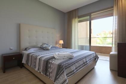 Vue sur Piscine - Prestigia détente assurée - image 26