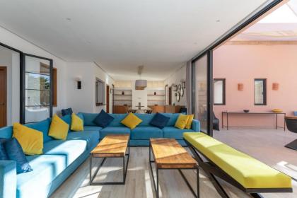 Les Iris - Peaceful villa with heated private pool & hammam - image 21