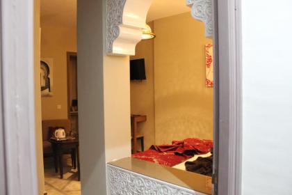 Riad Hilmuna - image 28