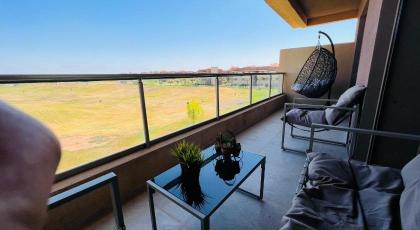 Lovely Two Bedroom Apartment with pool and golf view - image 24
