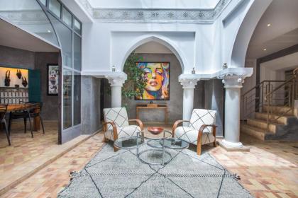 Riad Princesse Des Sables- Jaccuzzi& SPA-Breakfast - image 2