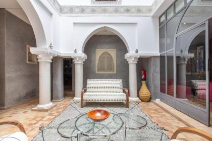 Riad Princesse Des Sables- Jaccuzzi& SPA-Breakfast - image 5