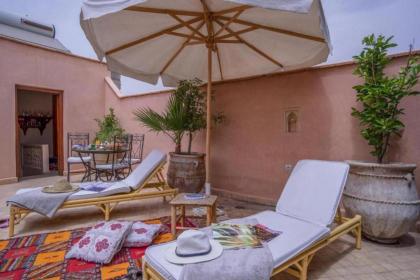 Room in Guest room - Riad Lakouas authentic Santal Room situe a Marrakech no001 - image 25