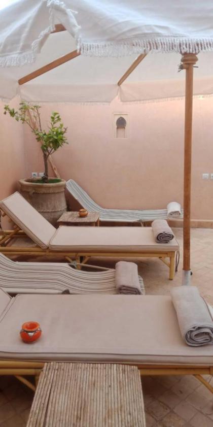 Room in Guest room - Riad Lakouas authentic Santal Room situe a Marrakech no001 - image 28