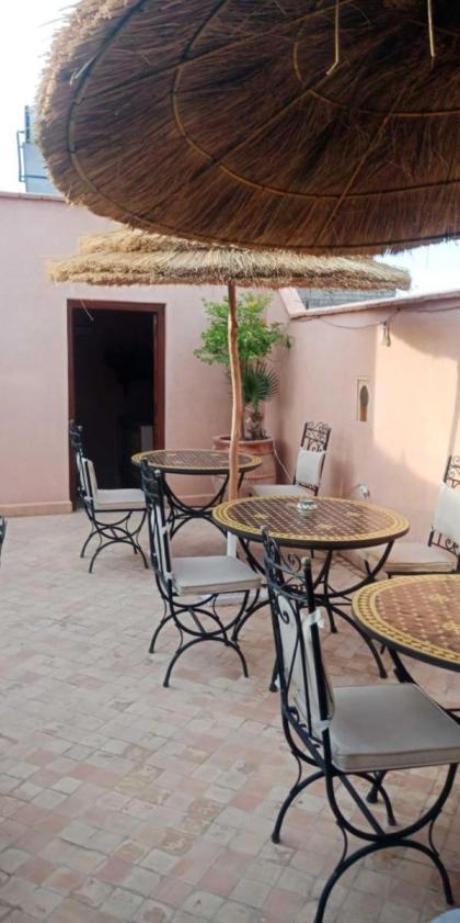 Room in Guest room - Riad Lakouas authentic Santal Room situe a Marrakech no001 - image 29