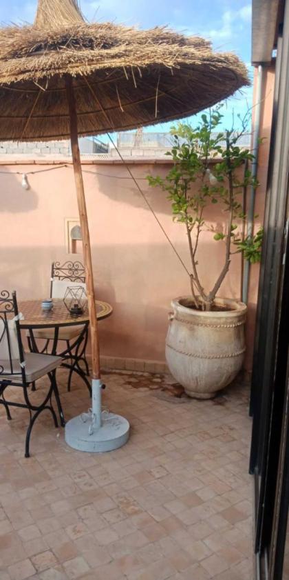 Room in Guest room - Riad Lakouas authentic Santal Room situe a Marrakech no001 - image 30