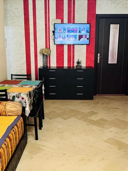 Cozy 2 bedrooms apartment fully equipped - image 21