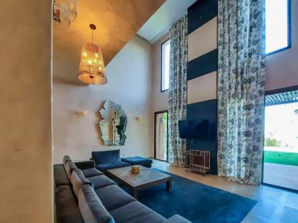 Exquisite Luxury Villa Golf - image 25