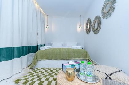 Riad K-white - image 21