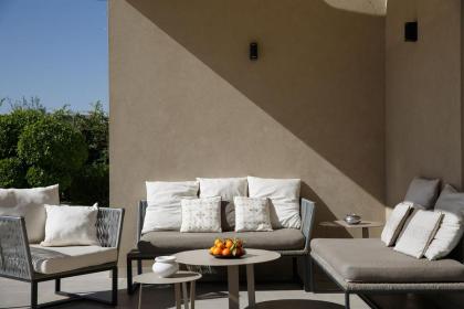 ADA ADA modern villa with heated private pool next city center - image 23