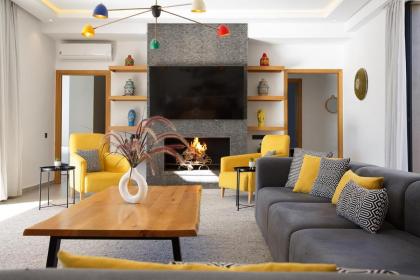 ADA ADA modern villa with heated private pool next city center - image 25