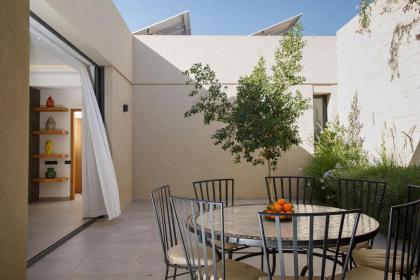 ADA ADA modern villa with heated private pool next city center - image 27