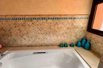 Amazing flat with a Swimming pool &Relaxing green garden - image 23