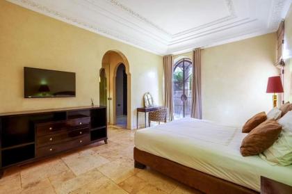 Exclusive Luxury Villa - image 14