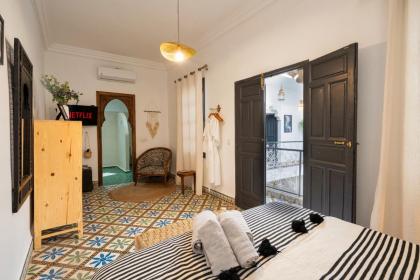 Riad Des Sables-Exclusive -4 Suites -Swimming Pool - image 22