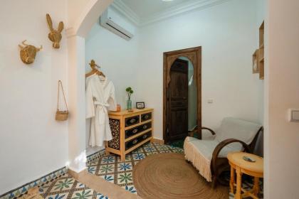 Riad Des Sables-Exclusive -4 Suites -Swimming Pool - image 24