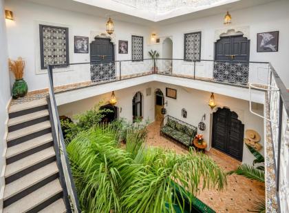 Riad Des Sables-Exclusive -4 Suites -Swimming Pool - image 25